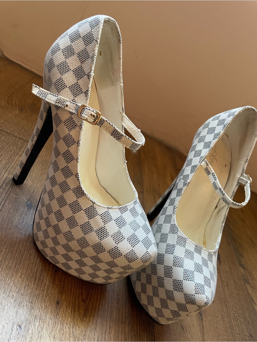 Ami Check-Print Mary Jane Platform Heels in White and Gray